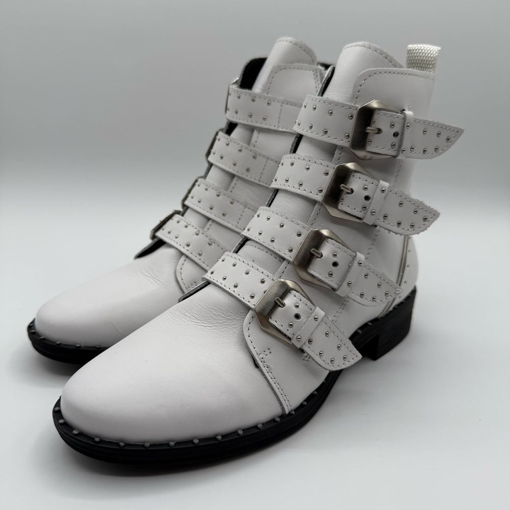 Steve Madden Pursue Moto Ankle Boots White Leather Buckle Studded 7M - Picture 12 of 16